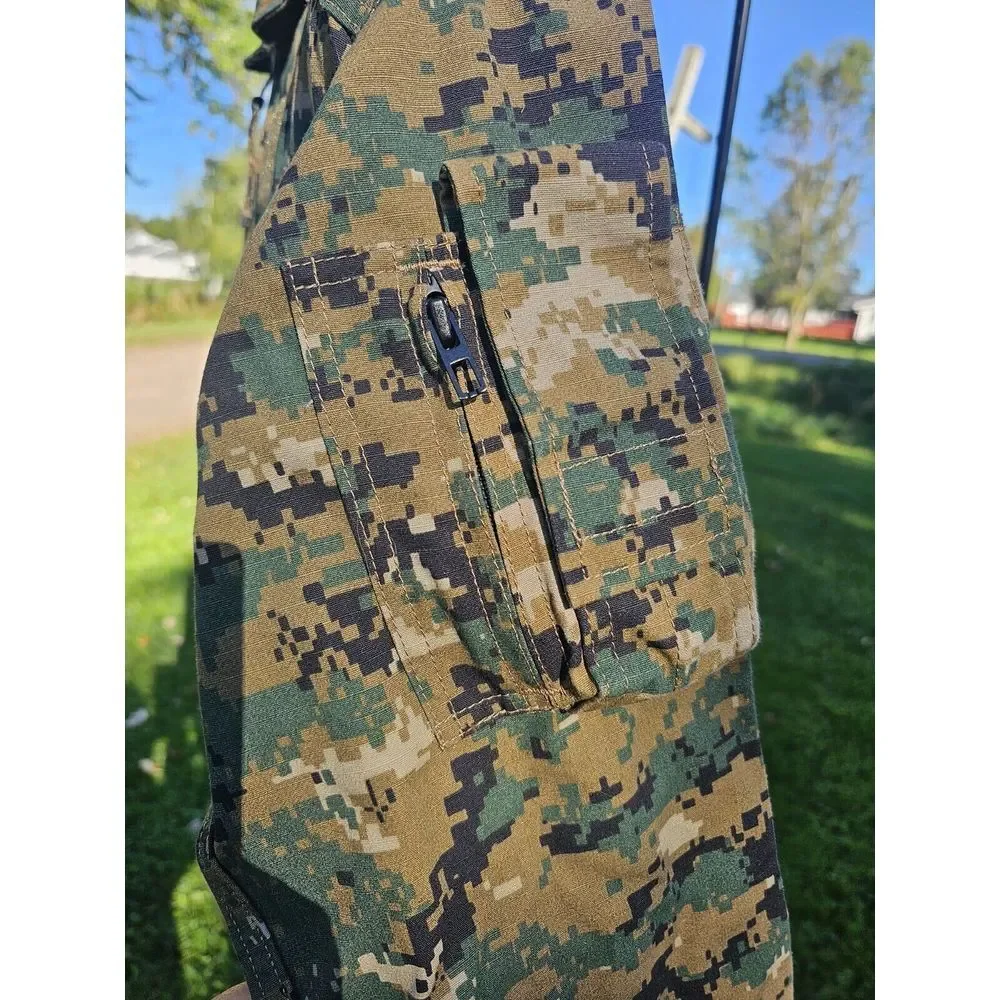 USMC Woodland Digital Camouflage Coveralls Flyers S.O.C. Sz M 28/P Regular‎